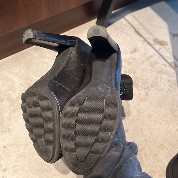 Stuart Weitzman Boots - size 6.5 - Picture 3 of 3